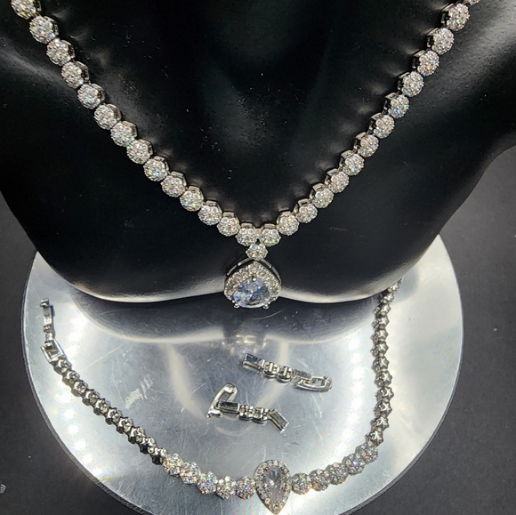 Silver Tone Cubic ZirconiaNecklace and Bracelet Set - Picture 4 of 16